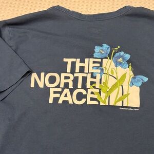 The North Face LARGE Men's Navy Blue Graphic Tee Himalayan Poppy Short Sleeve